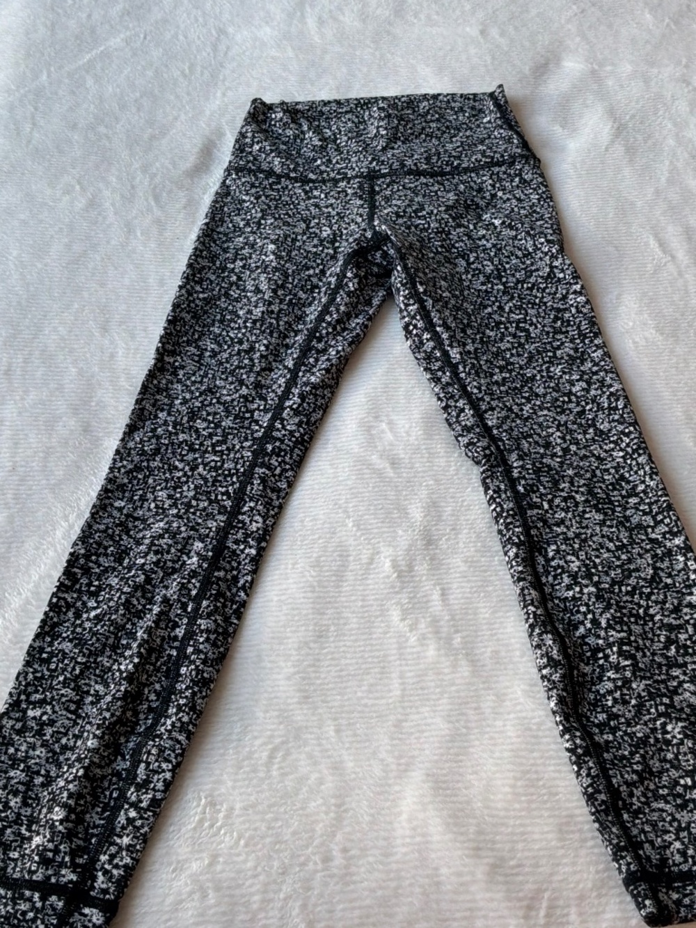 Lululemon Wunder Under HR 7/8 Tights 25” Luxtreme Black White - Size 4